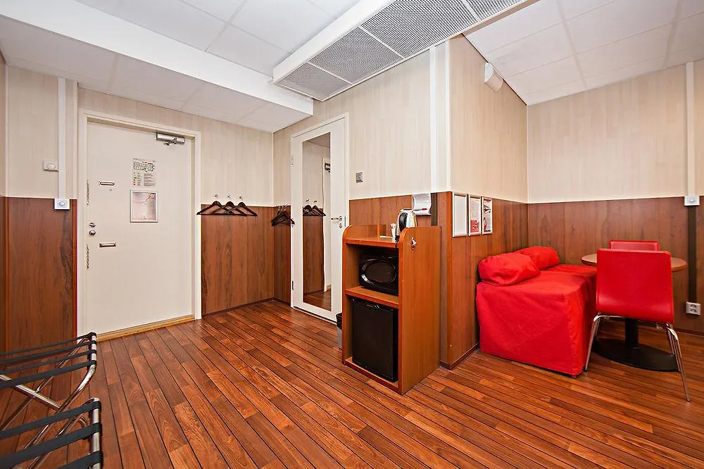 Omena Hotel Helsinki Loennrotinkatu 3*,
